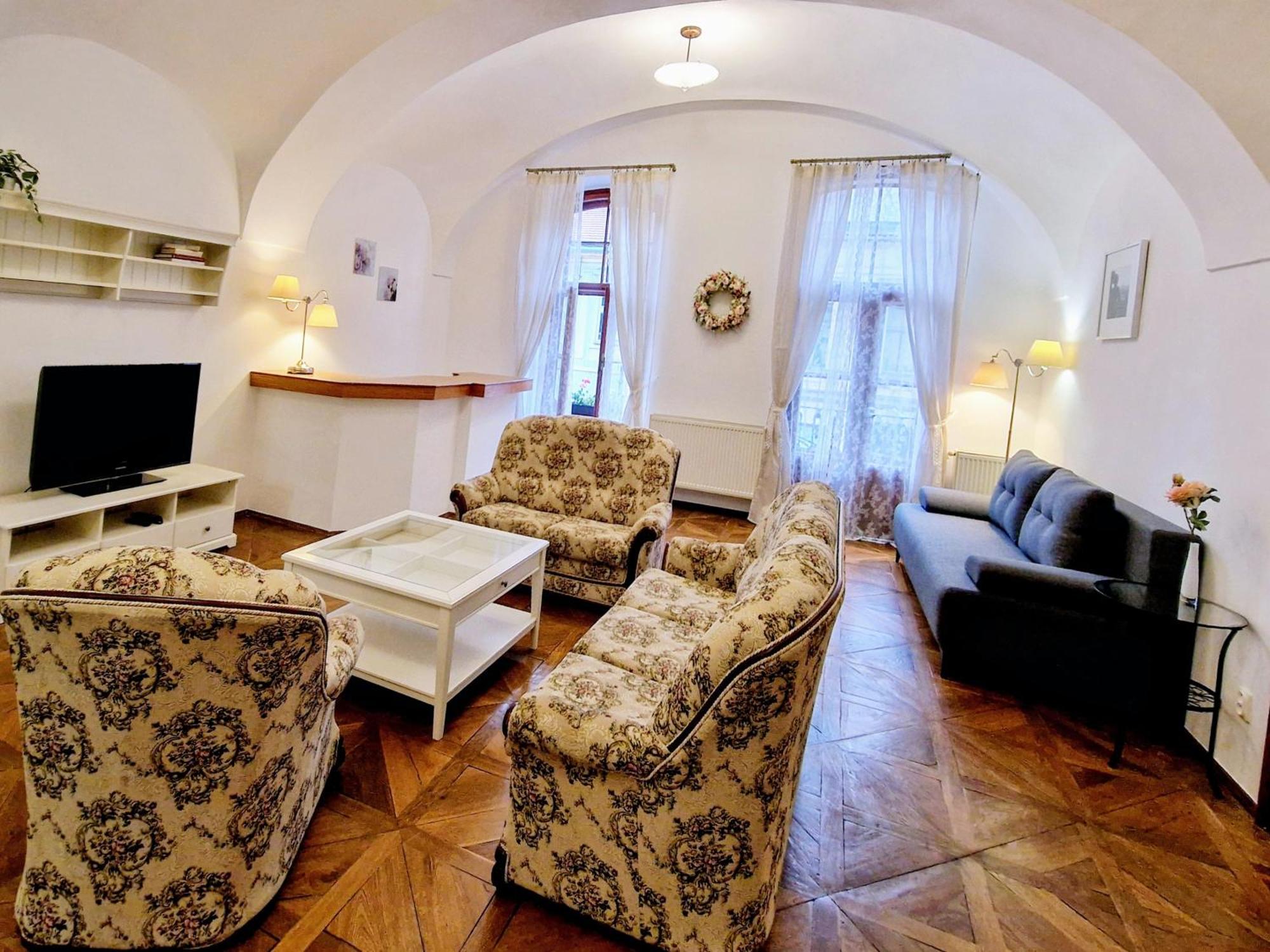 Marina Old Town Apartment With Private Parking Кошице Екстериор снимка