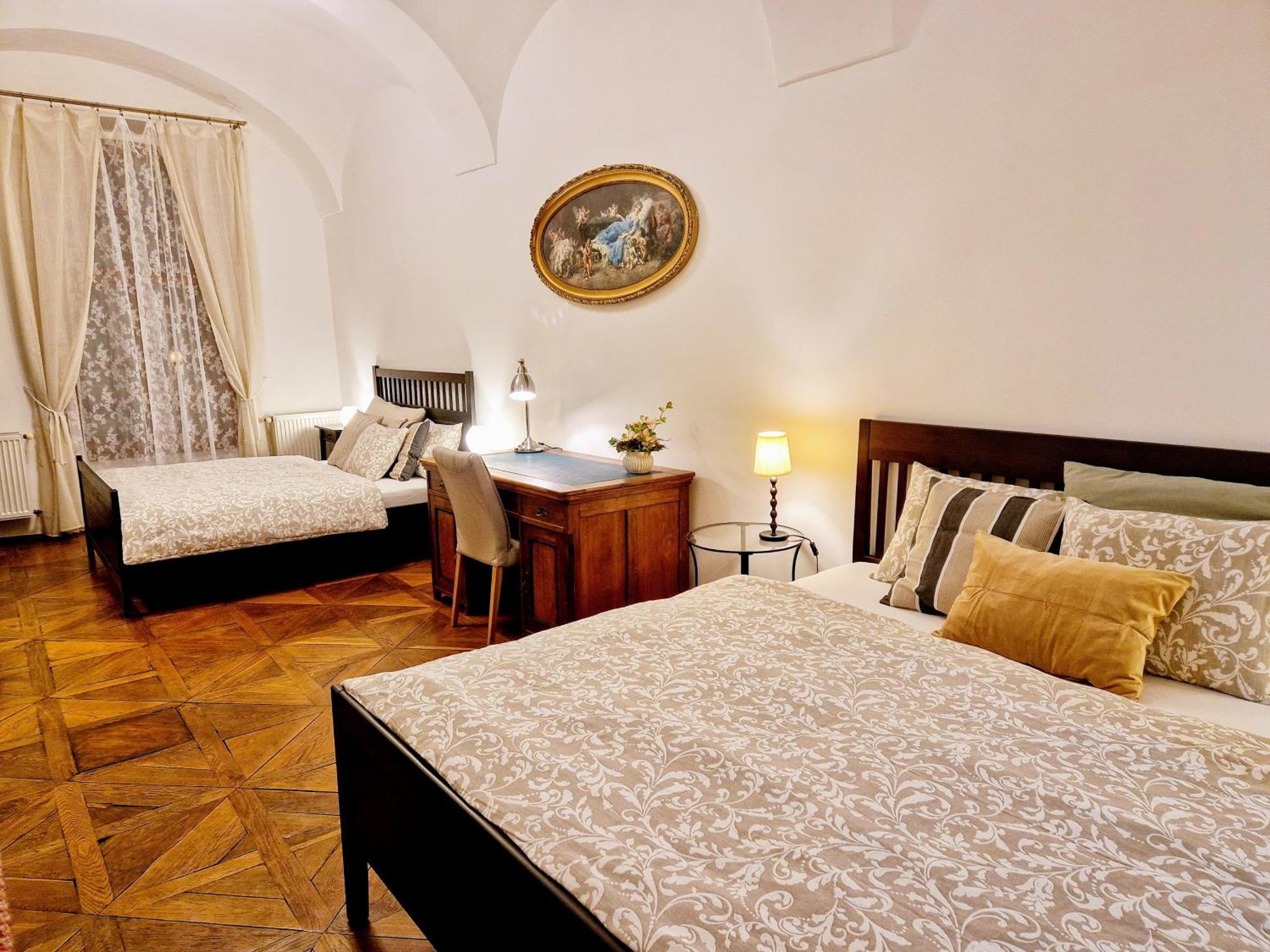 Marina Old Town Apartment With Private Parking Кошице Екстериор снимка