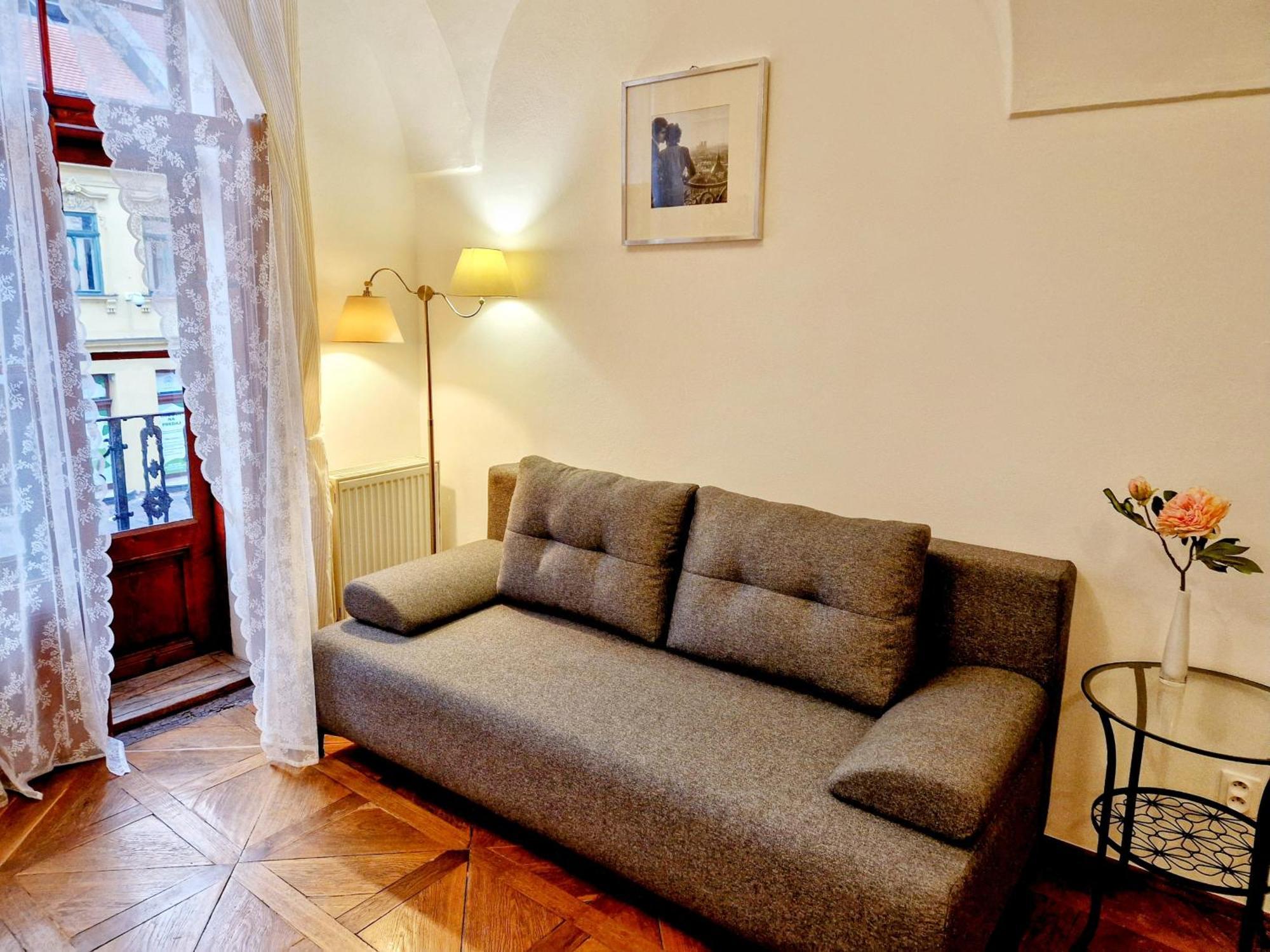 Marina Old Town Apartment With Private Parking Кошице Екстериор снимка